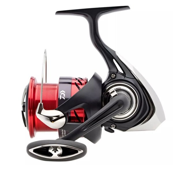 Daiwa Ninja 23 LT 4000 C Spin Makinesi